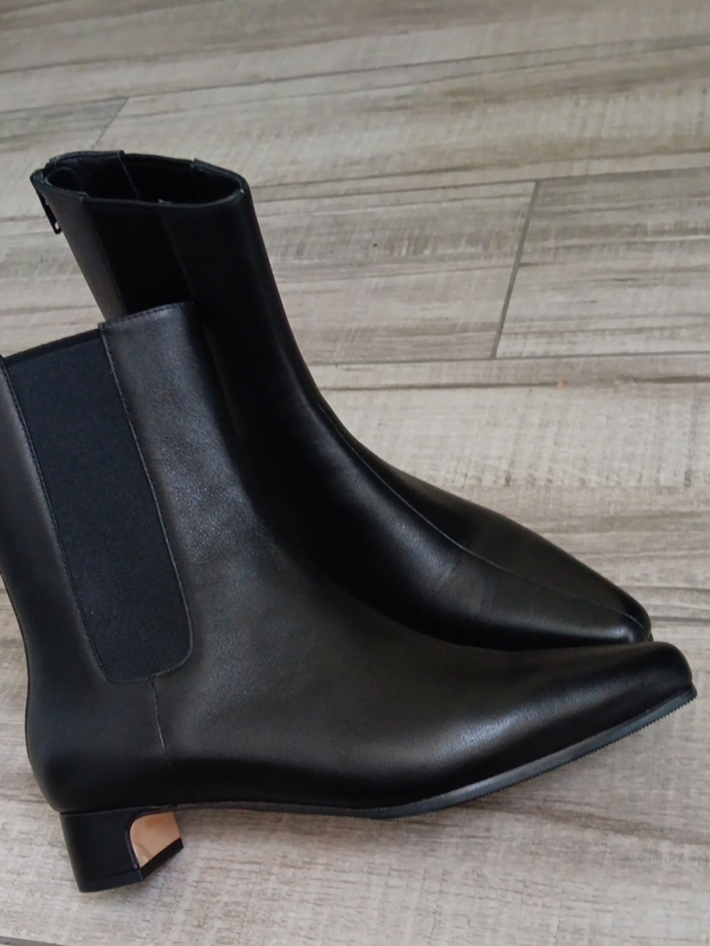 QUINCE..ITALIAN LEATHER KITTEN HEEL BOOTIES..SIZE 7 - Picture 4 of 7